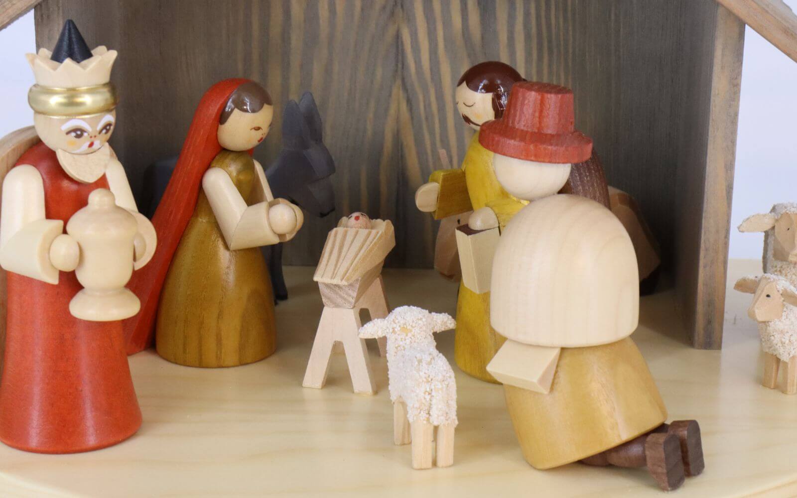 Sockel für Teelichte mit Weihnachtskrippe, 20 cm von Richard Glässer_3
