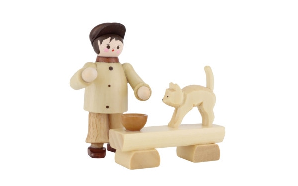 Boy Feeding Cat, natural, 6 cm / 2.36 in by Romy Thiel