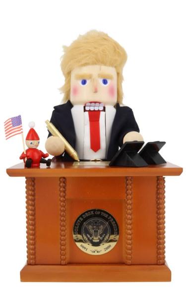 Nussknacker Präsident Trump am Schreibtisch im Oval Office - ein Stück Geschichte von Steinbach