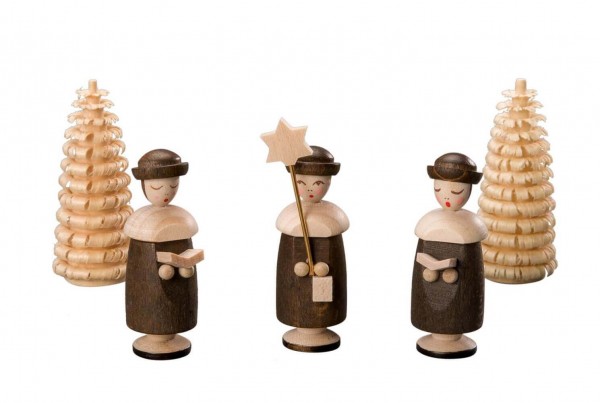 3 Kurrendefiguren mit Hut und 2 Ringelbäumchen, natur von Albin Preißler