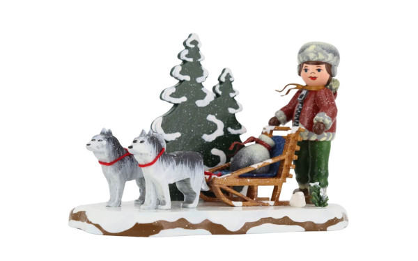 German Winter Child Through the Forest, 12 x 8 cdm (4.72 x 3.15 inch) by Hubrig Volkskunst_3